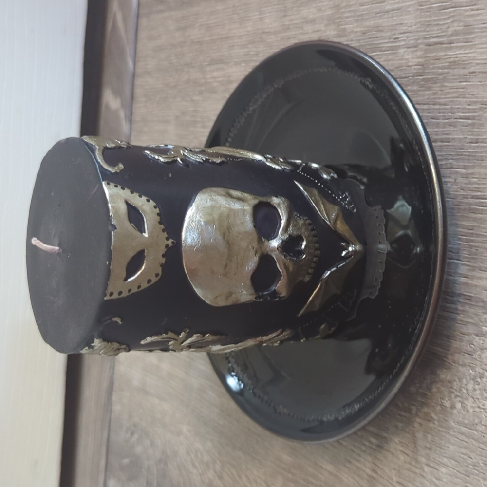 Black and Gold Halloween Skull Candle with Plate